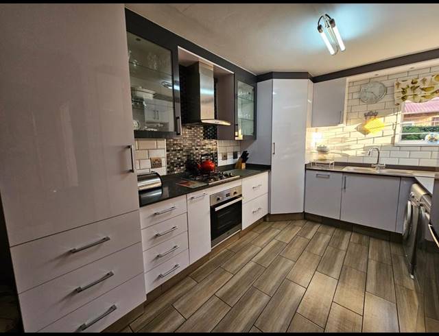 3 BEDROOM PROPERTY TO RENT IN GLEN MARAIS